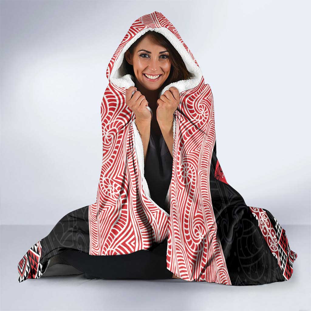 Toitu Te Tiriti O Waitangi Hooded Blanket Maori Wharenui With Taniko Motifs LT14 - Polynesian Pride