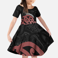New Zealand Mangopare Tamanako Family Matching Puletasi and Hawaiian Shirt Aotearoa Maori LT14 Daughter's Dress Brown - Polynesian Pride