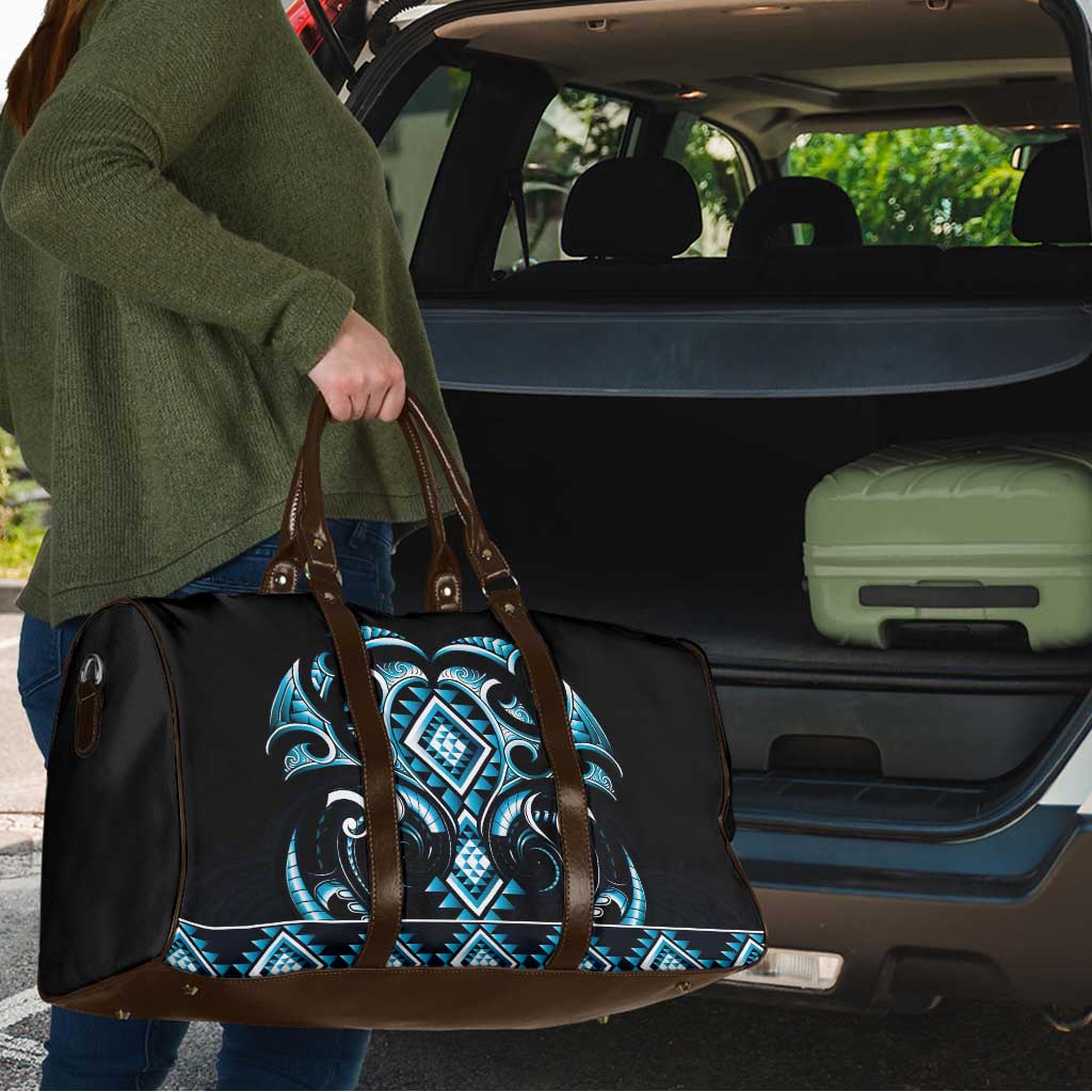 Blue Ngaru Taniko With Aotearoa Maori Tattoo Travel Bag - Polynesian Pride