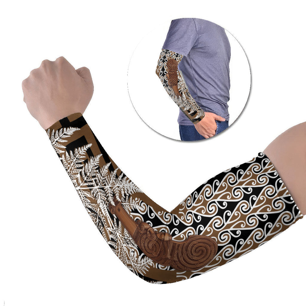Wahaika New Zealand Arm Sleeves Maori Weapon Kowhaiwhai Fern Poutama Motifs LT14 Set of 2 Brown - Polynesian Pride