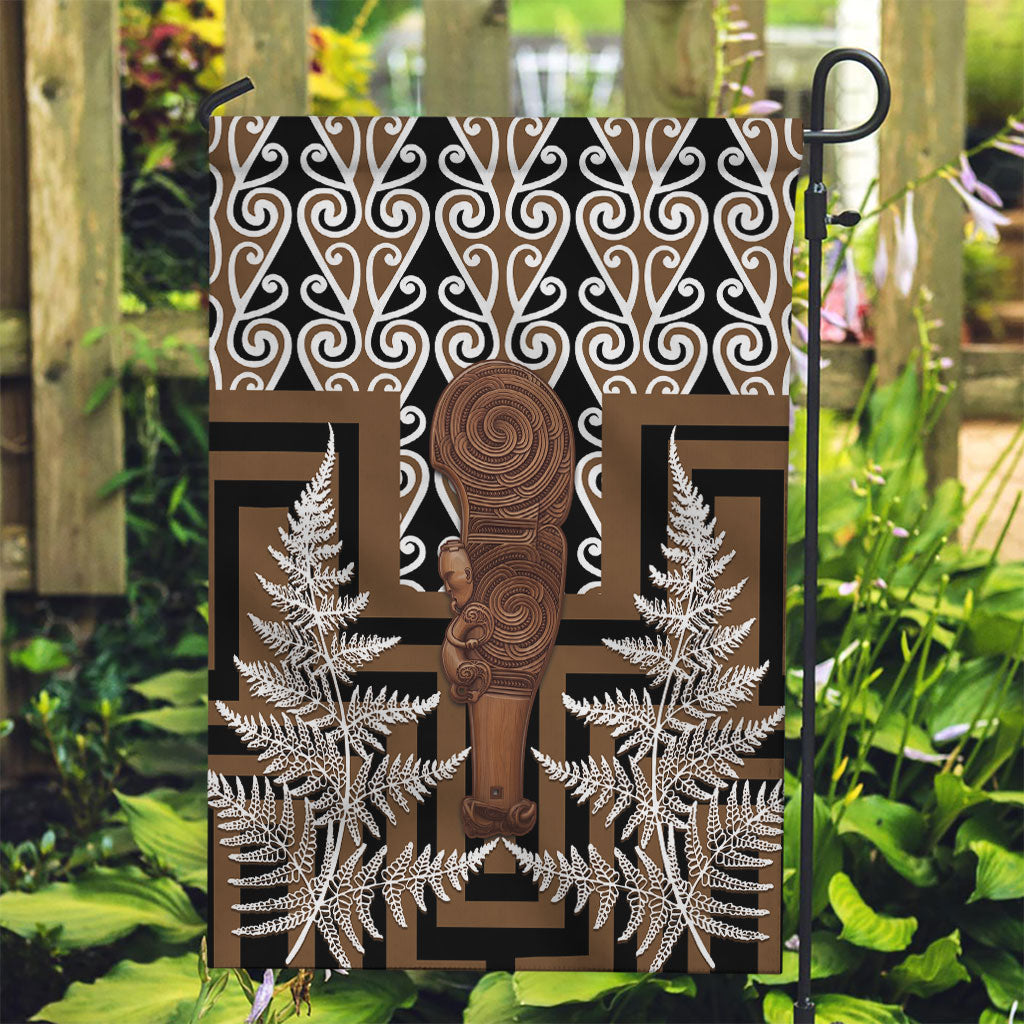 Wahaika New Zealand Garden Flag Maori Weapon Kowhaiwhai Fern Poutama Motifs
