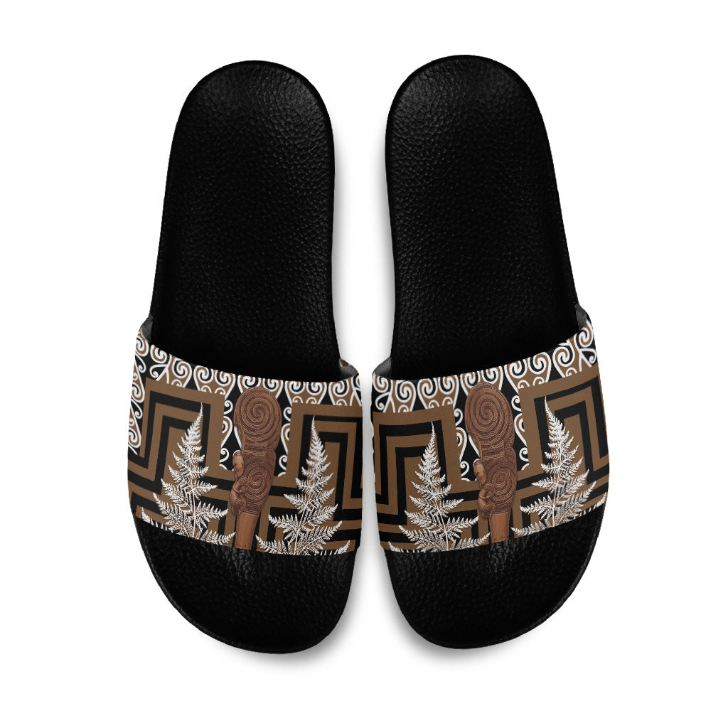 Wahaika New Zealand Slide Sandals Maori Weapon Kowhaiwhai Fern Poutama Motifs LT14 Brown - Polynesian Pride