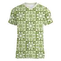 Omaomao Palaka Quilt Hawaii Women V-Neck T-Shirt Hawaiian Tropical Monstera Sea Turtle LT14 Female Green - Polynesian Pride