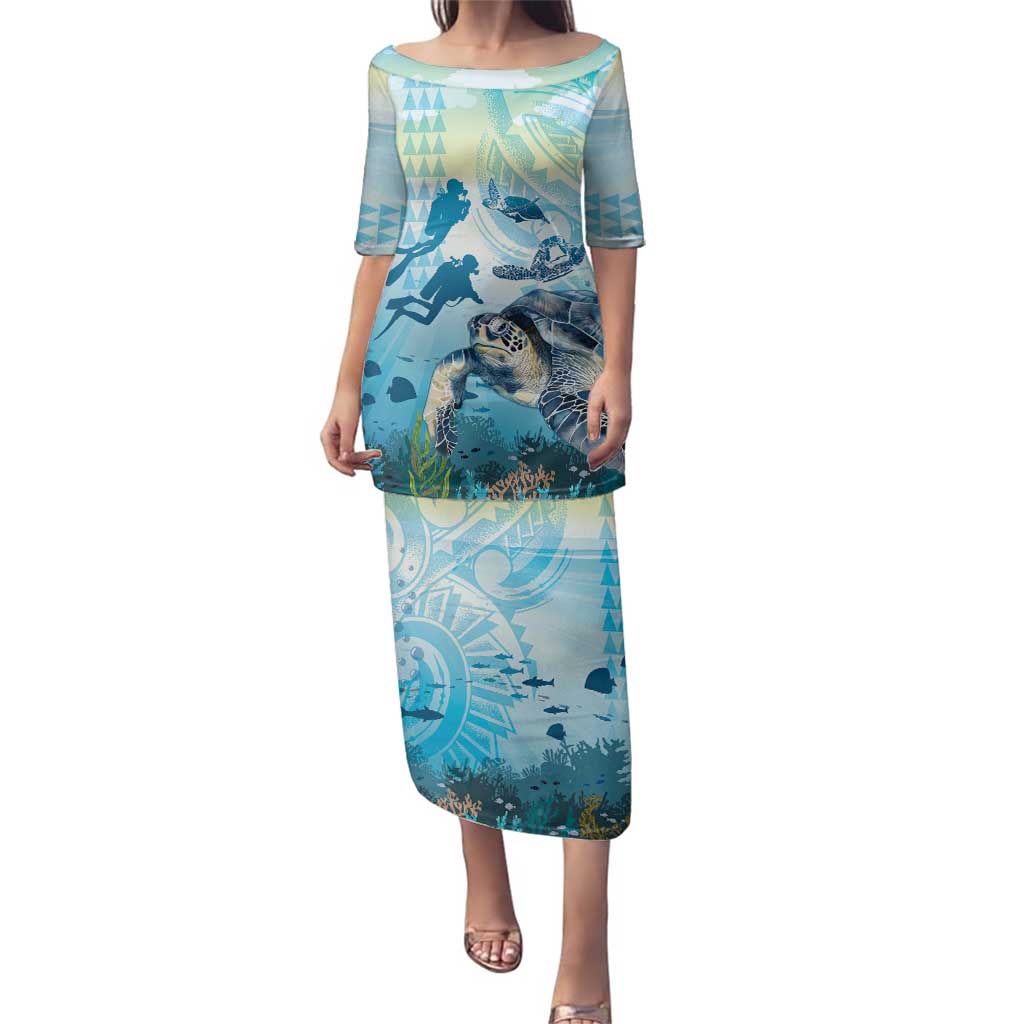 Personalized Snorkeling Hawaii Family Matching Puletasi and Hawaiian Shirt Ocean Lover Hawaiian Kakau Honu Turtle LT14 Mom's Dress Cyan - Polynesian Pride