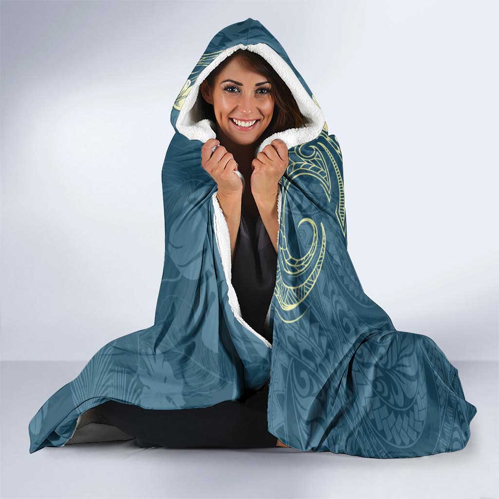 Cyan Polynesia Hammerhead Shark Tattoo With Plumeria Lei Hooded Blanket