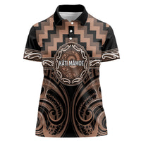 Aotearoa Kati Mamoe Personalised Women Polo Shirt Maori Iwi Poutama Puhoro Tattoo LT14 Female Brown - Polynesian Pride
