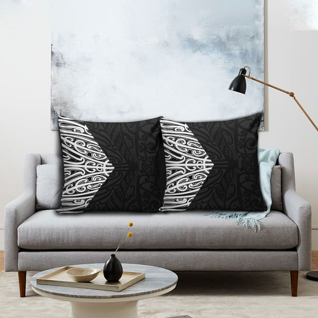 Black New Zealand Puhoro Maori Tattoo Pillow Cover