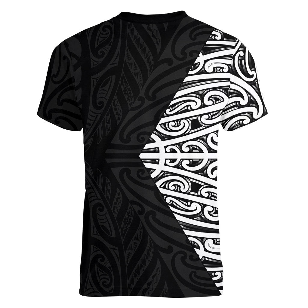 Black New Zealand Puhoro Maori Tattoo Women V-Neck T-Shirt