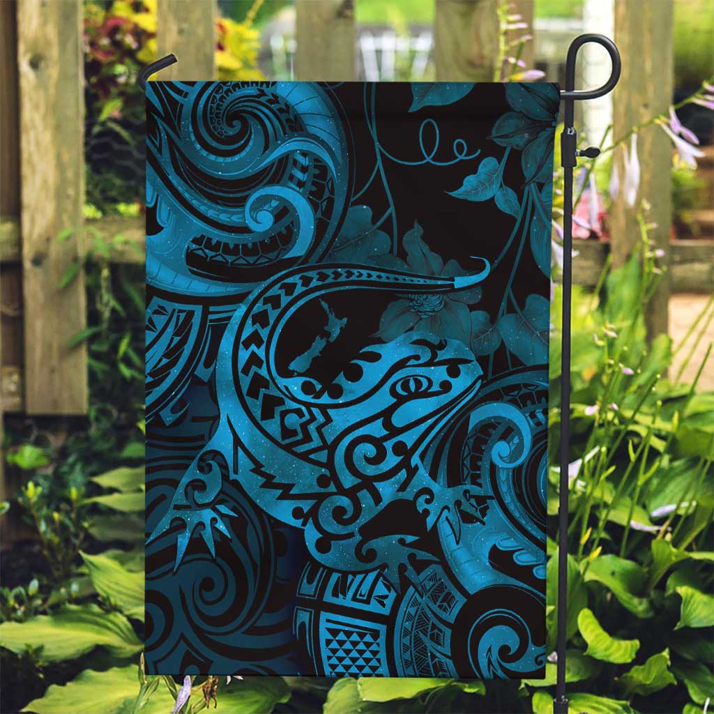 New Zealand Tuatara Garden Flag Aotearoa Maori Clematis Flowers - Blue LT14 Garden Flag Blue - Polynesian Pride
