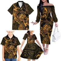 New Zealand Tuatara Family Matching Off The Shoulder Long Sleeve Dress and Hawaiian Shirt Aotearoa Maori Clematis Flowers - Gold LT14 - Polynesian Pride