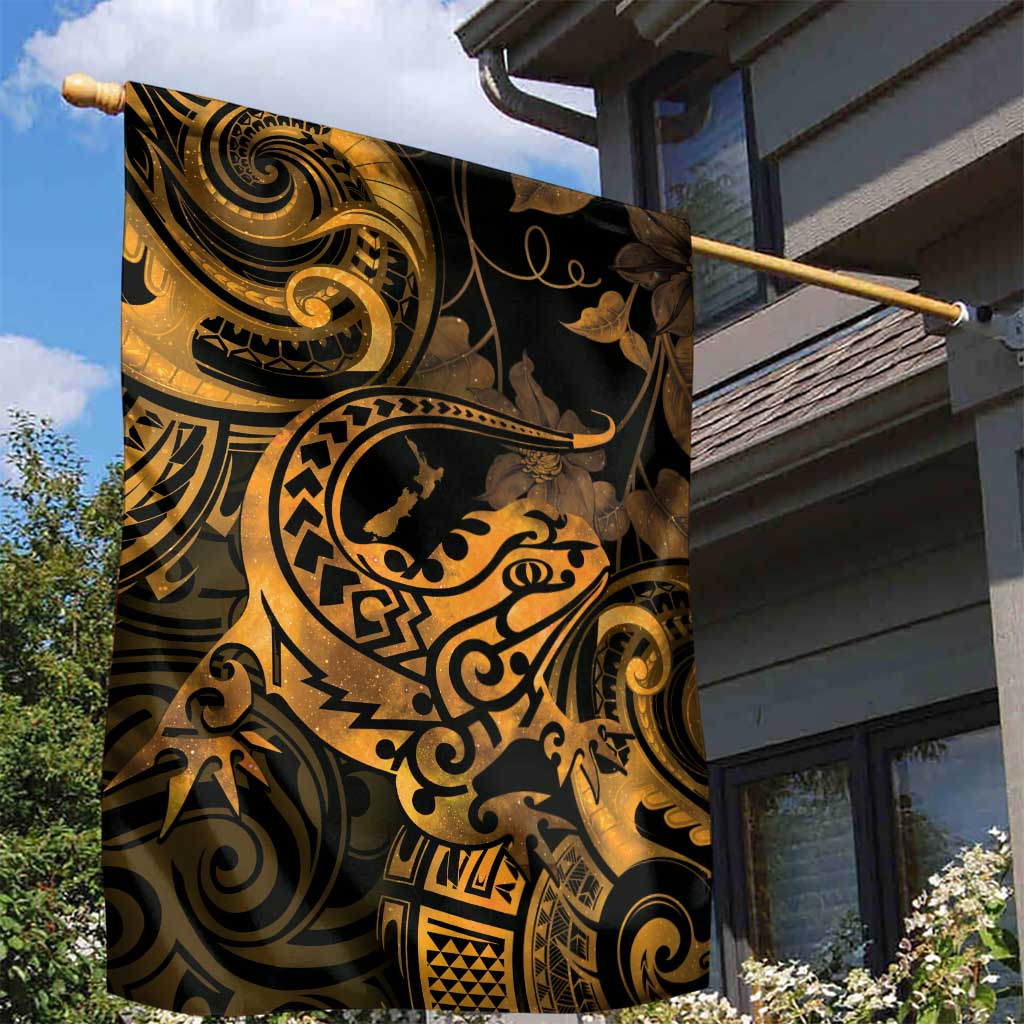 New Zealand Tuatara Garden Flag Aotearoa Maori Clematis Flowers - Gold LT14 - Polynesian Pride
