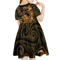 New Zealand Tuatara Kid Short Sleeve Dress Aotearoa Maori Clematis Flowers - Gold LT14 - Polynesian Pride
