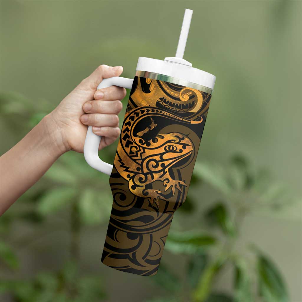 New Zealand Tuatara Tumbler With Handle Aotearoa Maori Clematis Flowers - Gold LT14 - Polynesian Pride