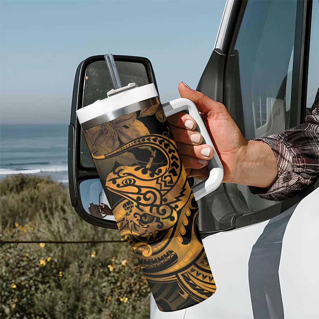 New Zealand Tuatara Tumbler With Handle Aotearoa Maori Clematis Flowers - Gold LT14 - Polynesian Pride