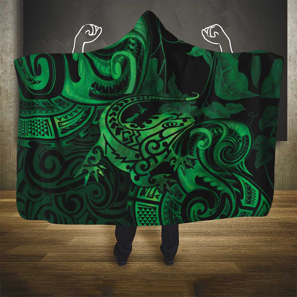 New Zealand Tuatara Hooded Blanket Aotearoa Maori Clematis Flowers - Green LT14 - Polynesian Pride