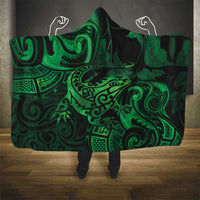 New Zealand Tuatara Hooded Blanket Aotearoa Maori Clematis Flowers - Green LT14 - Polynesian Pride