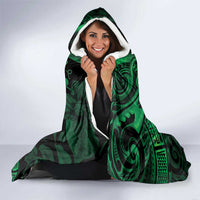 New Zealand Tuatara Hooded Blanket Aotearoa Maori Clematis Flowers - Green LT14 - Polynesian Pride