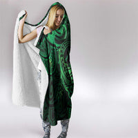 New Zealand Tuatara Hooded Blanket Aotearoa Maori Clematis Flowers - Green LT14 - Polynesian Pride