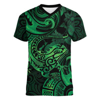 New Zealand Tuatara Women V-Neck T-Shirt Aotearoa Maori Clematis Flowers - Green LT14 Female Green - Polynesian Pride