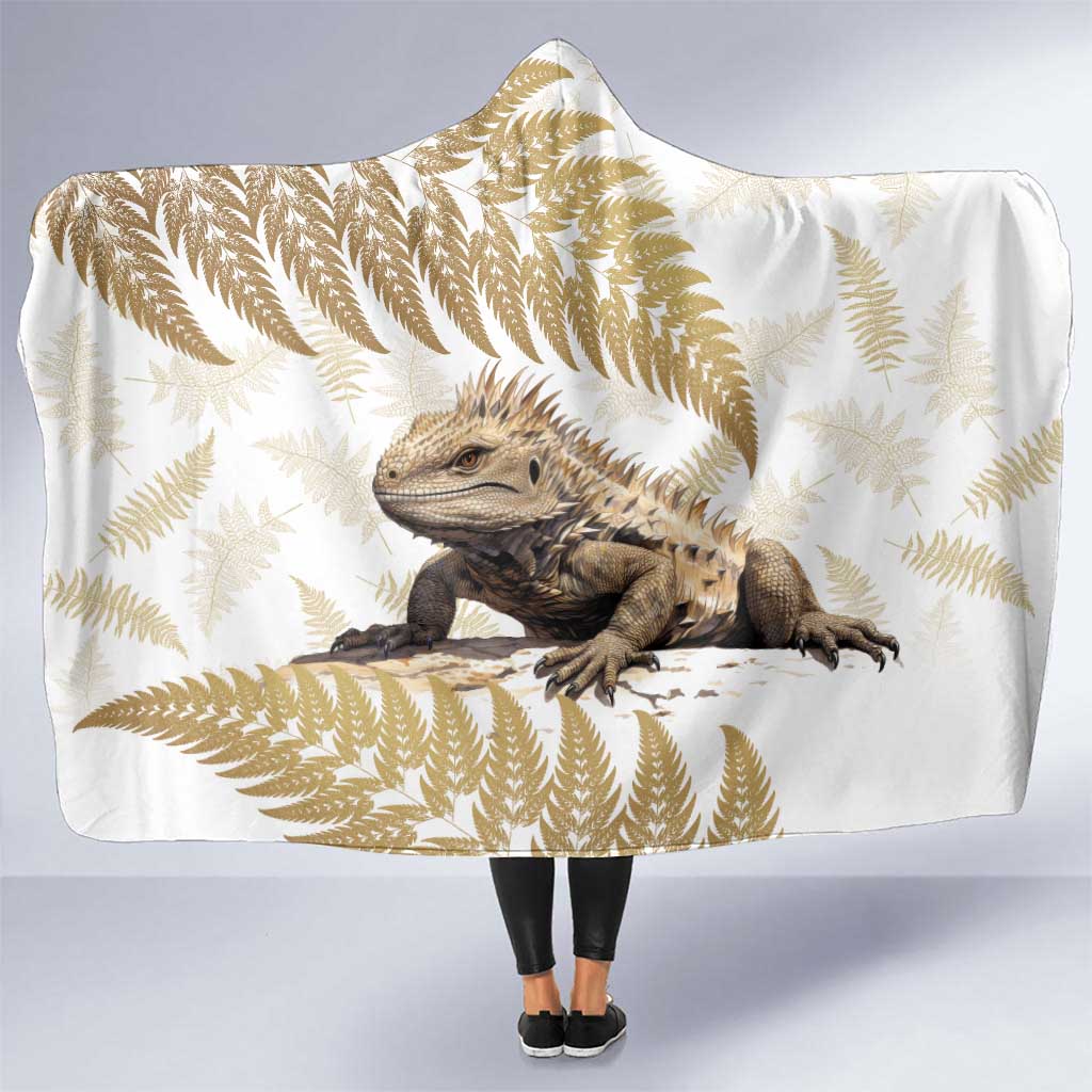 Gold New Zealand Tuatara Hooded Blanket Aotearoa Sphenodon Punctatus Silver Fern LT14 One Size Gold - Polynesian Pride
