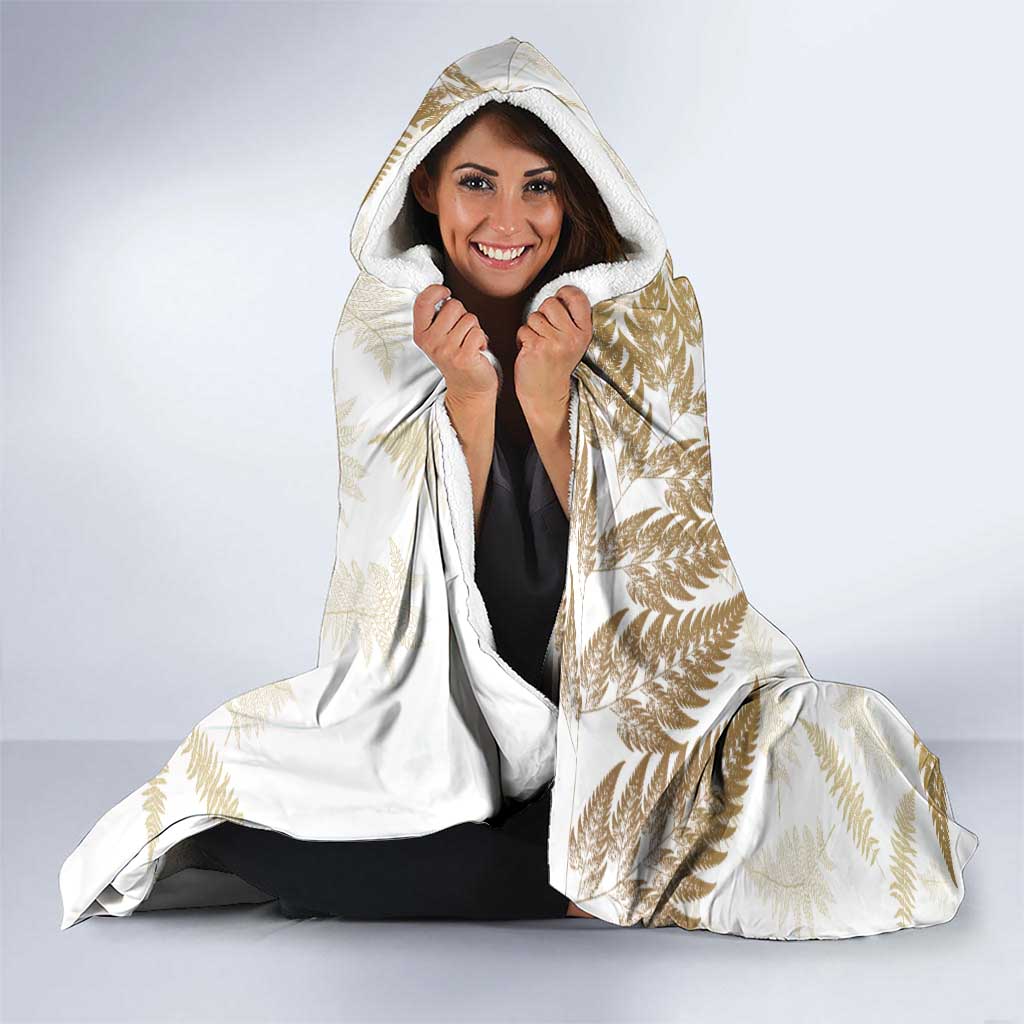 Gold New Zealand Tuatara Hooded Blanket Aotearoa Sphenodon Punctatus Silver Fern LT14 - Polynesian Pride