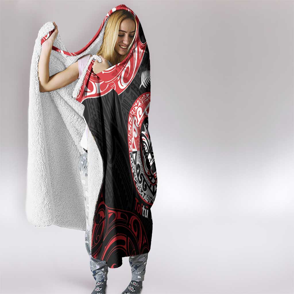 Aotearoa Toitu Te Tiriti Hooded Blanket Haka Tiki Honour The Treaty LT14 - Polynesian Pride