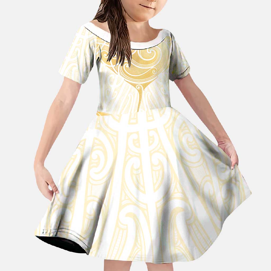 Gold White New Zealand Manta Ray Family Matching Off Shoulder Maxi Dress and Hawaiian Shirt Aotearoa Maori Haehae LT14 Daughter's Dress White - Polynesian Pride