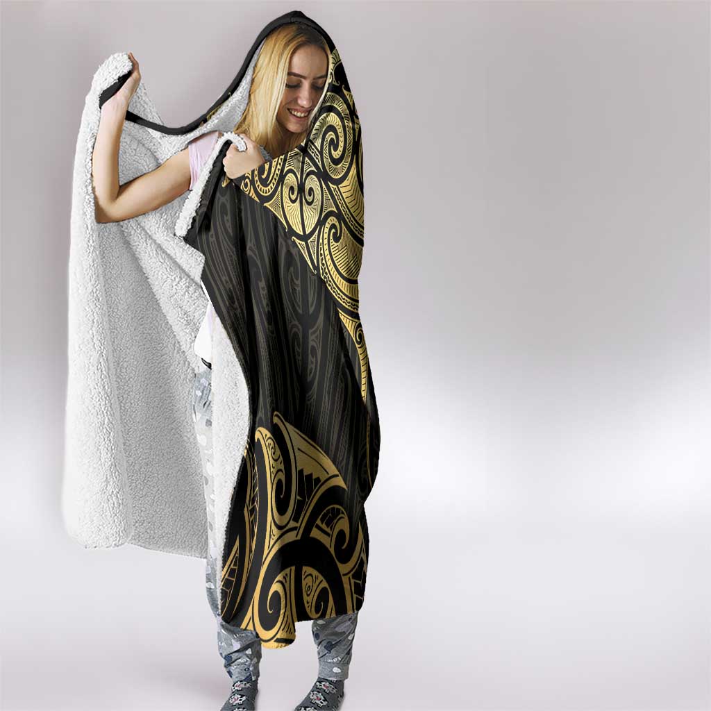 Gold Black New Zealand Manta Ray Hooded Blanket Aotearoa Maori Haehae - Polynesian Pride