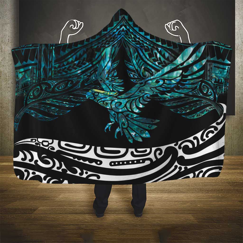 New Zealand Sulphur-crested Cockatoo Hooded Blanket Aotearoa Maori Mix Paua Shell LT14 - Polynesian Pride