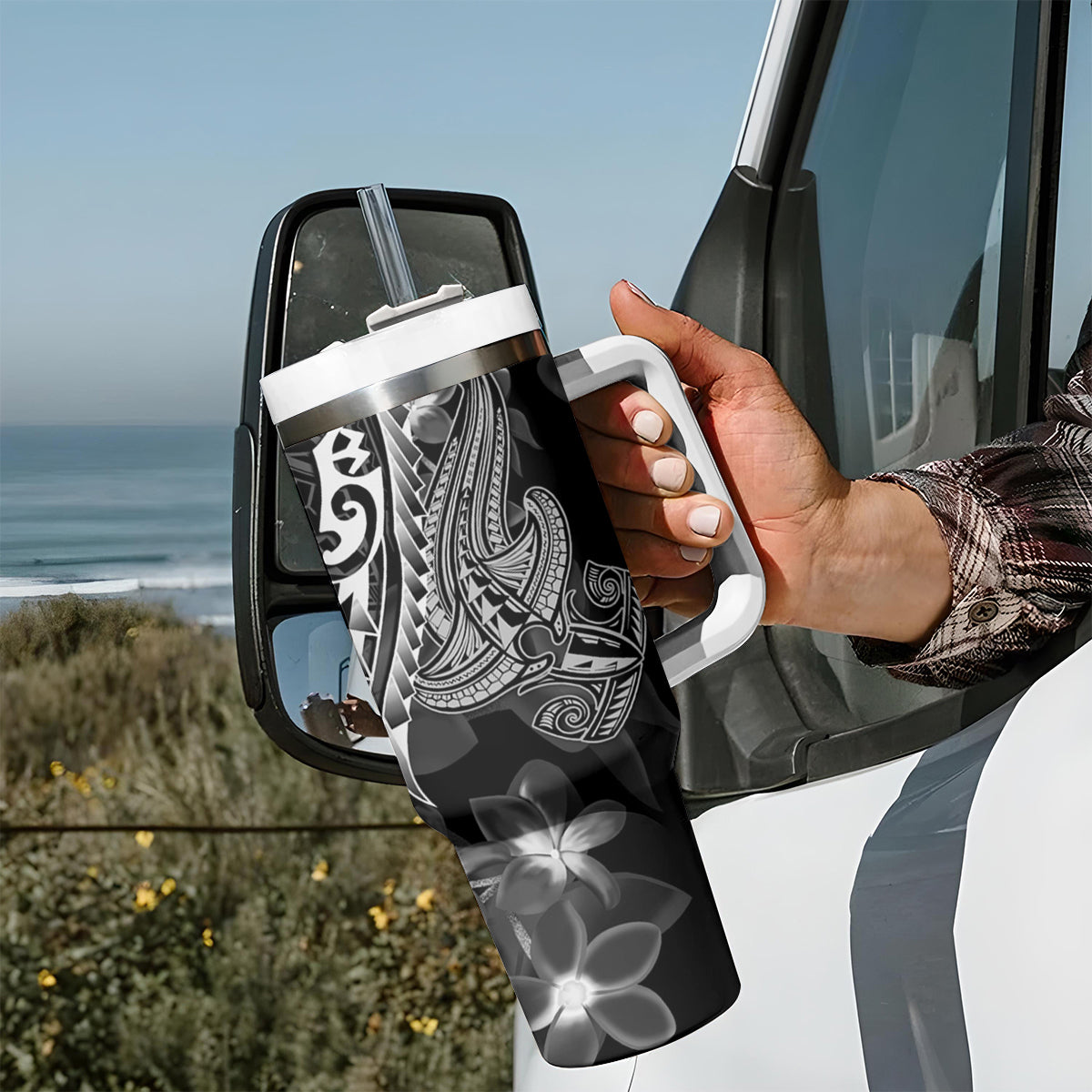 Black Polynesia Tumbler With Handle Shark Tattoo With Polynesian Plumeria LT14 - Polynesian Pride