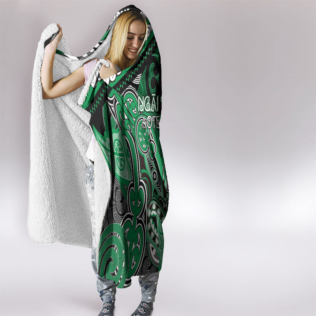 Aotearoa Iwi Ngai Tahu Hooded Blanket Maori Kowhaiwhai Pattern LT19 - Polynesian Pride