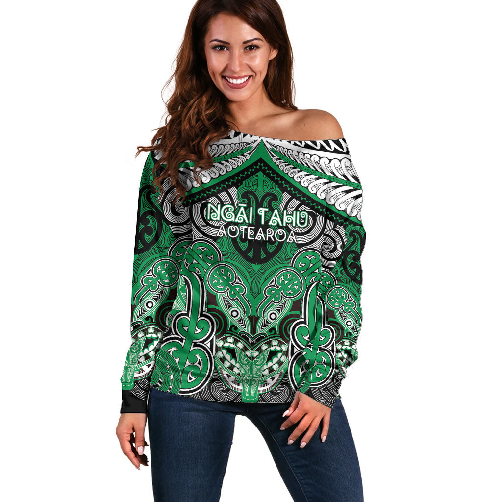 Aotearoa Iwi Ngai Tahu Personalised Off Shoulder Sweater Maori Kowhaiwhai Pattern LT19 Women Green - Polynesian Pride