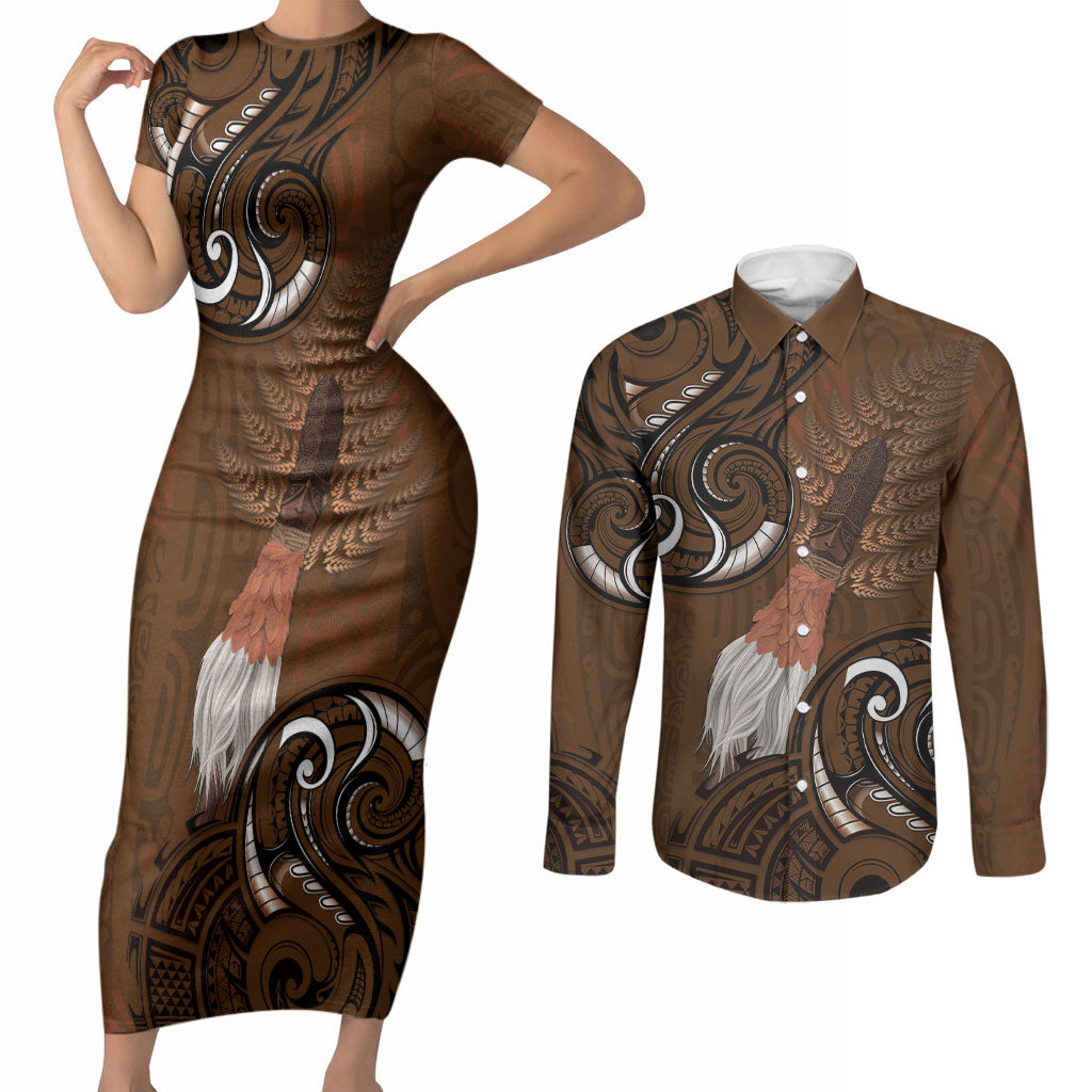 New Zealand Taiaha Couples Matching Short Sleeve Bodycon Dress and Long Sleeve Button Shirt Maori Weapon Silver Fern Maori Pattern LT22 Brown - Polynesian Pride