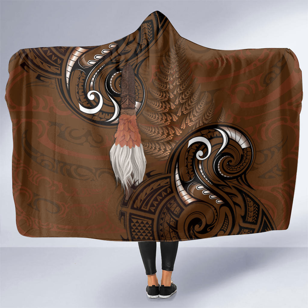 New Zealand Taiaha Hooded Blanket Maori Weapon Silver Fern Maori Pattern LT22 One Size Brown - Polynesian Pride