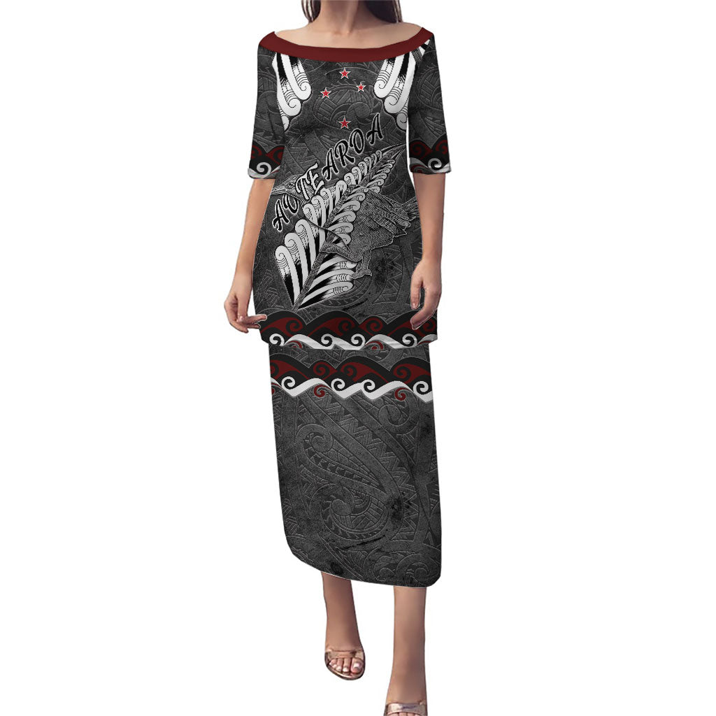 New Zealand Weka Personalised Family Matching Puletasi and Hawaiian Shirt Aotearoa Hen Silver Fern Maori Pattern LT22 Mom's Dress Black - Polynesian Pride