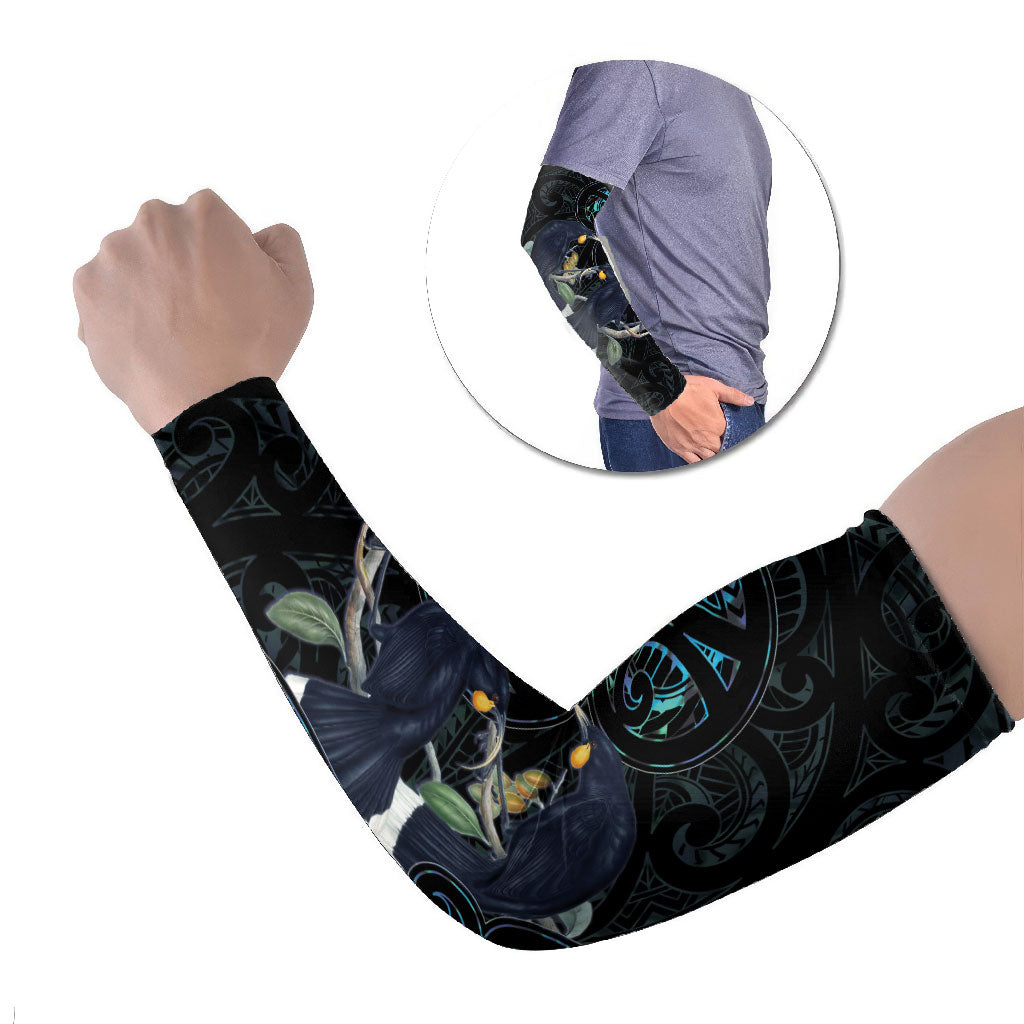 New Zealand Huia Bird Arm Sleeves Paua Shell Maori Pattern LT22 Set of 2 Black - Polynesian Pride