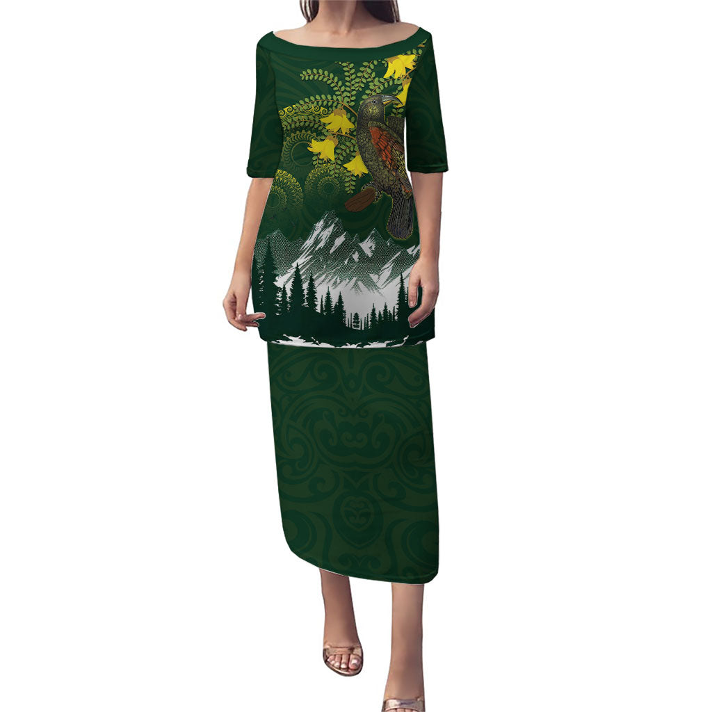 Kea Bird Kowhai New Zealand Family Matching Puletasi and Hawaiian Shirt Mountain Landscape Maori Art LT22 Mom's Dress Green - Polynesian Pride
