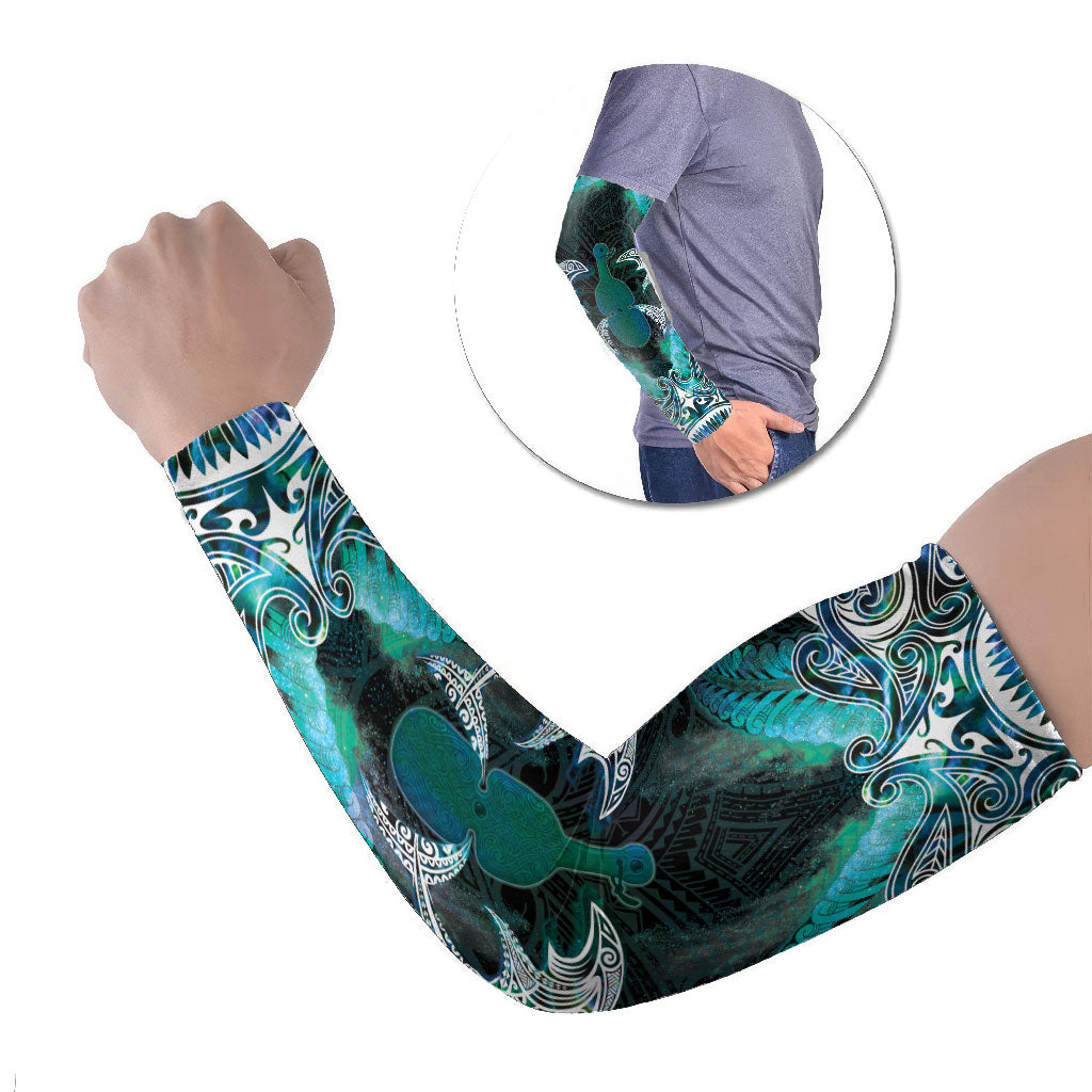 New Zealand Kotiate Weapon Arm Sleeves Aotearoa Mango Paua Shell Maori Pattern LT22 Set of 2 Blue - Polynesian Pride