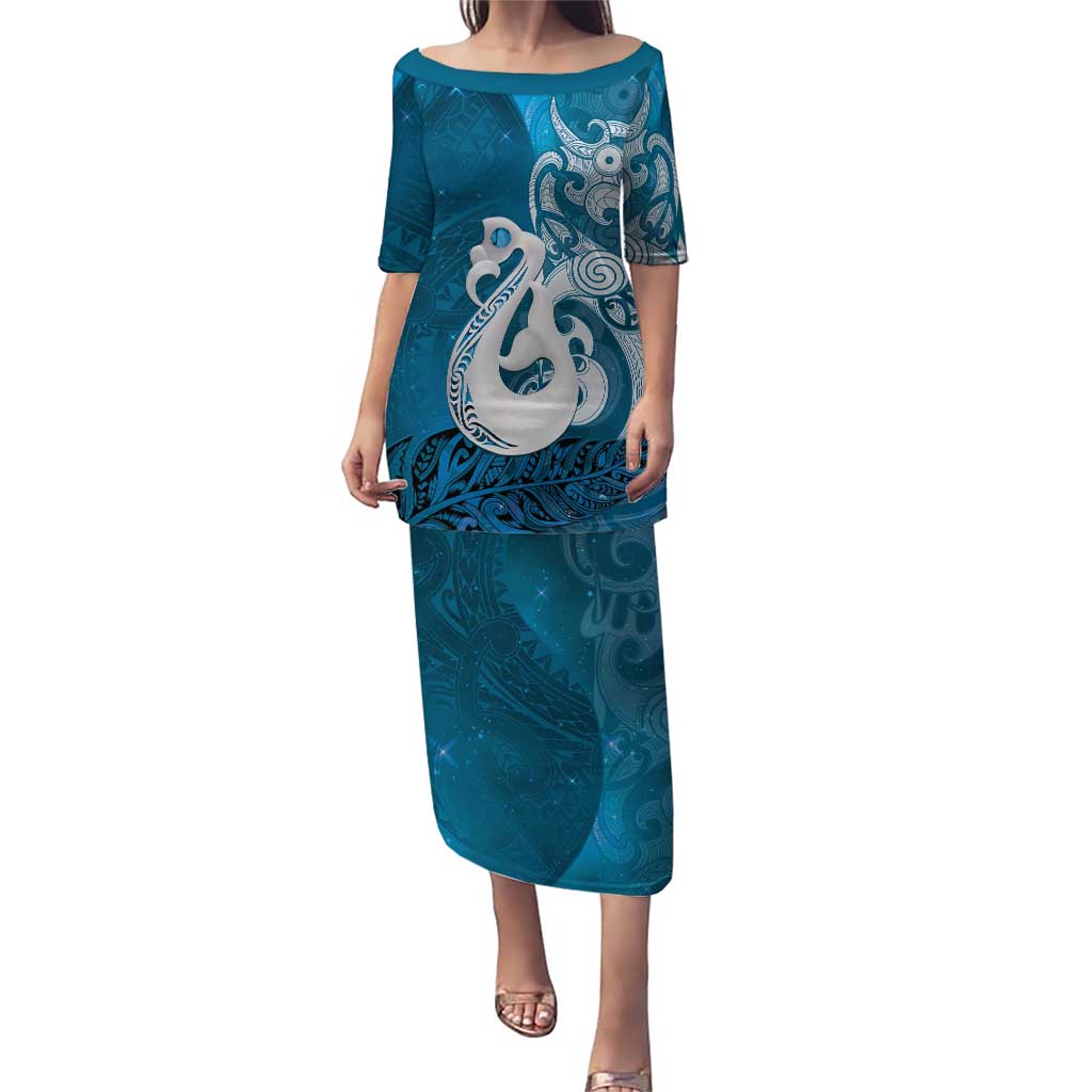 New Zealand Matariki Family Matching Puletasi and Hawaiian Shirt Maori Manaia Galaxy Silver Fern Blue Color LT22 Mom's Dress Blue - Polynesian Pride