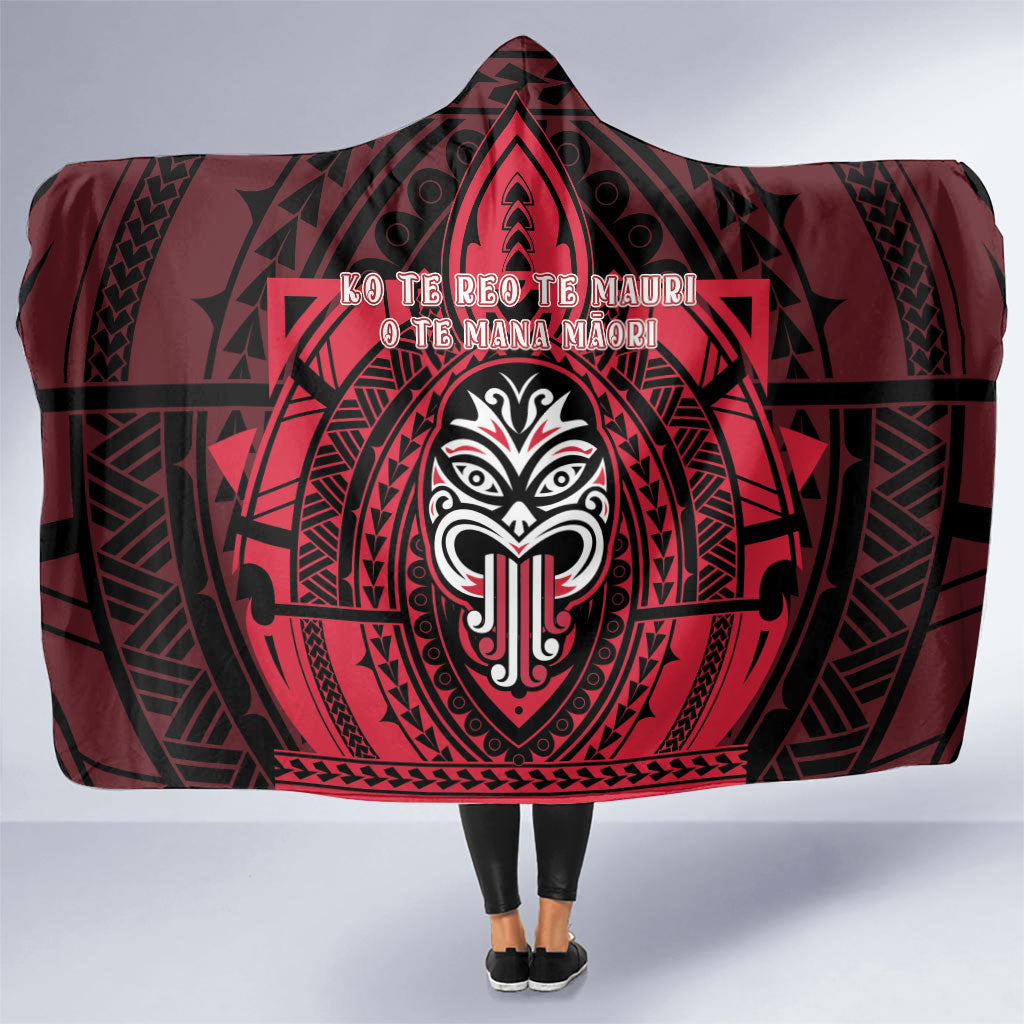 New Zealand Maori Language Week Hooded Blanket Te Wiki O Te Reo Maori Hei Tiki LT22 One Size Red - Polynesian Pride