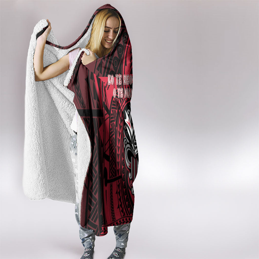 New Zealand Maori Language Week Hooded Blanket Te Wiki O Te Reo Maori Hei Tiki LT22 - Polynesian Pride
