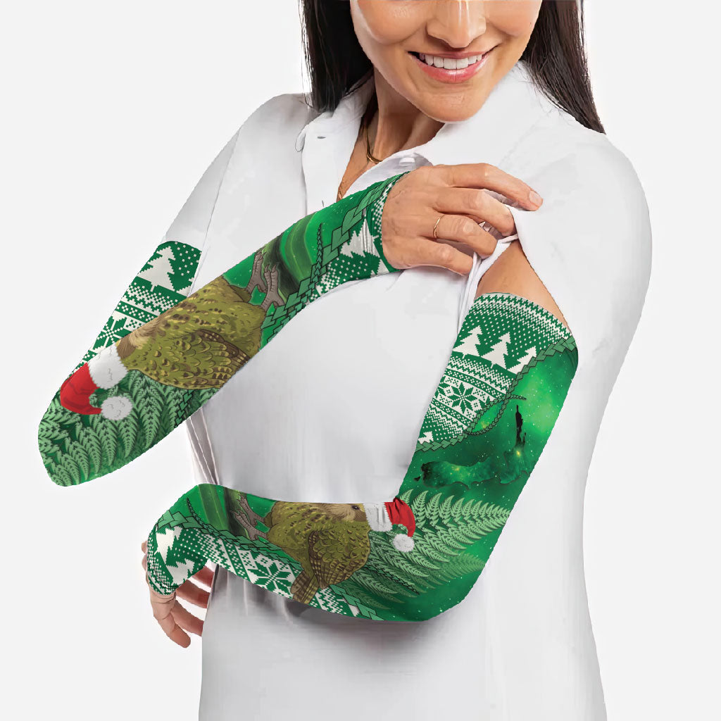 New Zealand Kakapo Christmas In July Arm Sleeves Silver Fern Santa Xmas Green Color LT22 - Polynesian Pride