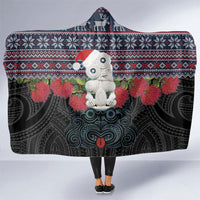 New Zealand Hei Tiki Christmas In July Hooded Blanket Pohutukawa Santa Xmas Polynesian Pattern
