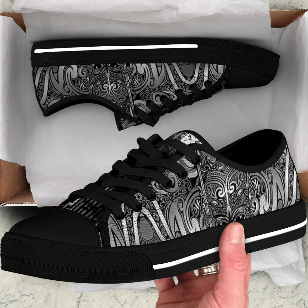 New Zealand Taiaha Maori Low Top Shoes Kiwikiwi Minimalist Silver Fern Tukutuku Motif LT9 White - Polynesian Pride