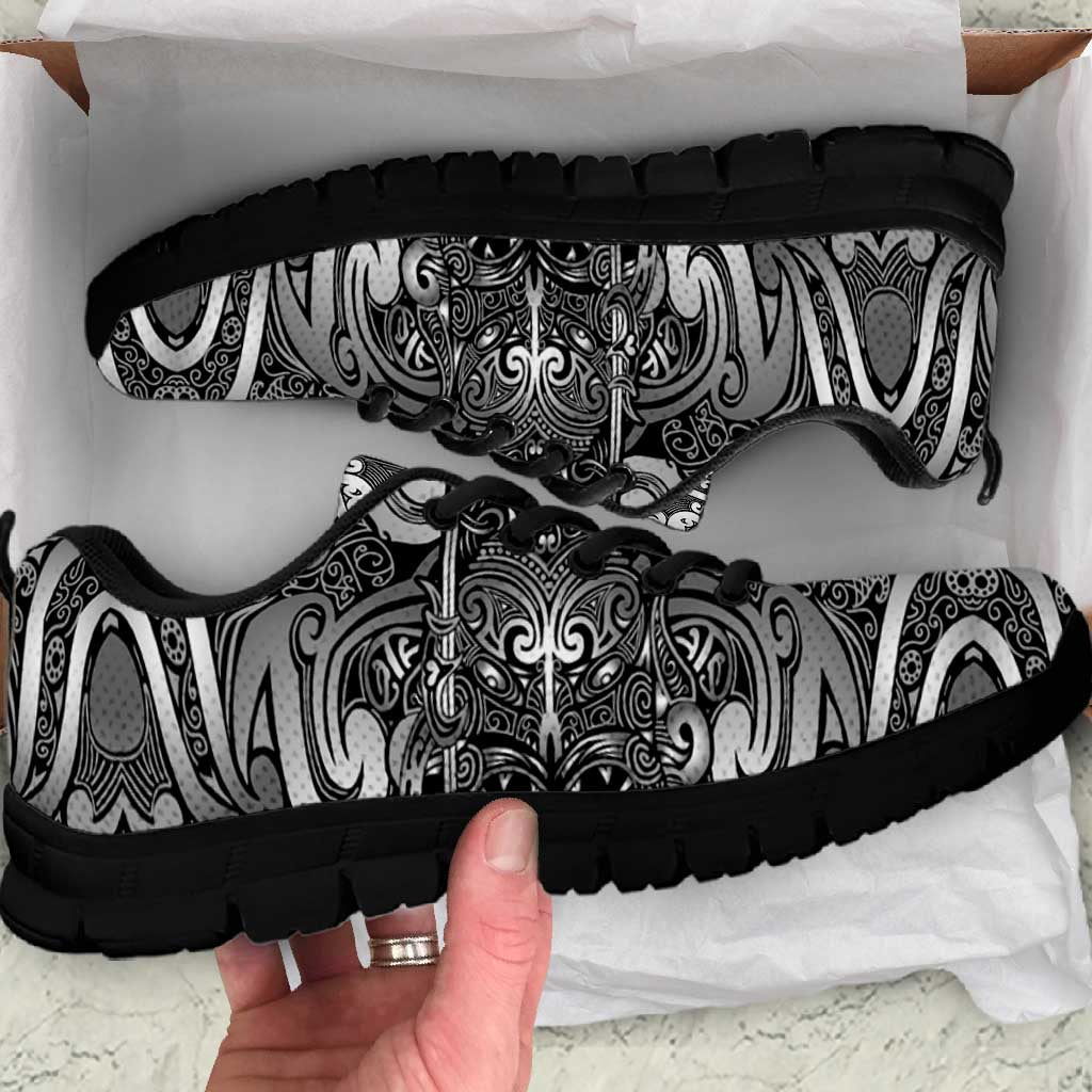 New Zealand Taiaha Maori Sneakers Kiwikiwi Minimalist Silver Fern Tukutuku Motif LT9 White - Polynesian Pride