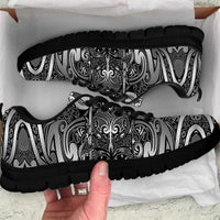 New Zealand Taiaha Maori Sneakers Kiwikiwi Minimalist Silver Fern Tukutuku Motif LT9 White - Polynesian Pride