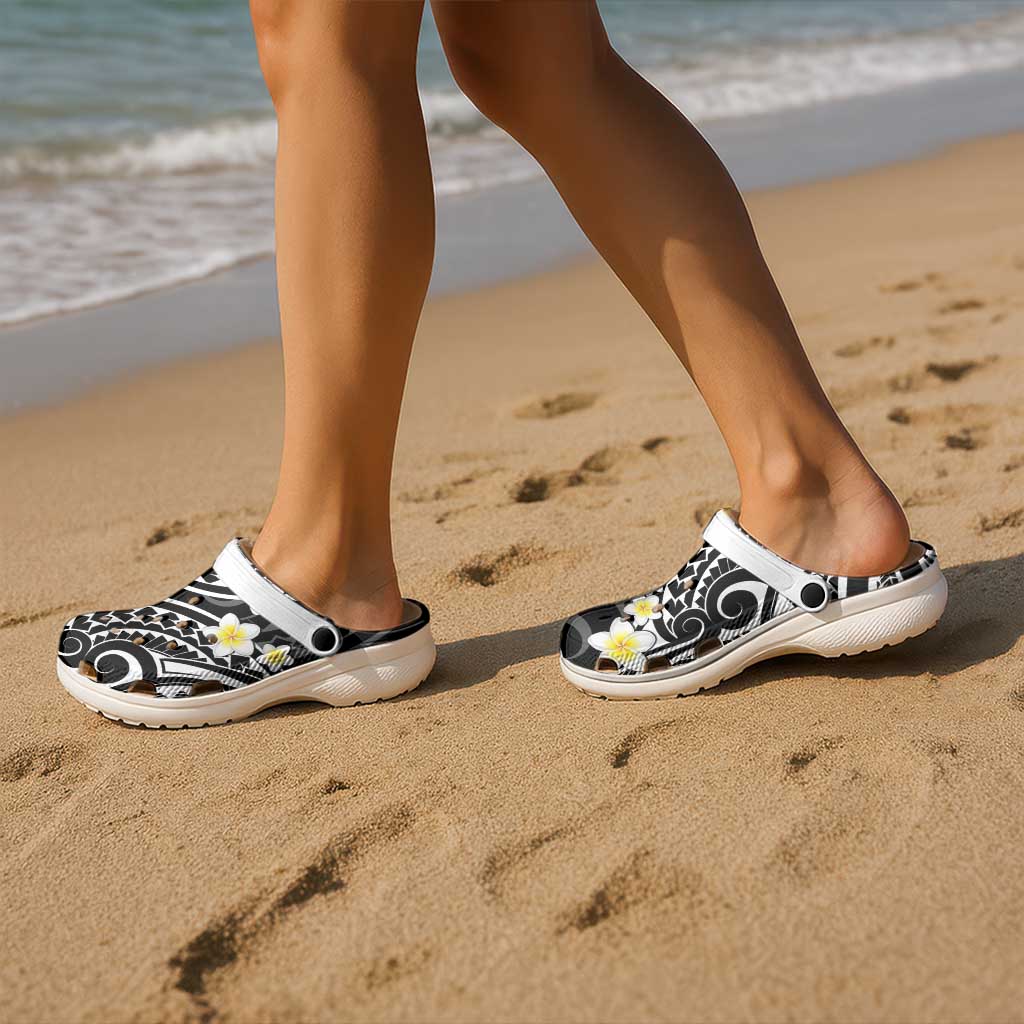 Plumeria With Black Polynesian Tattoo Pattern Clogs Shoes - Polynesian Pride