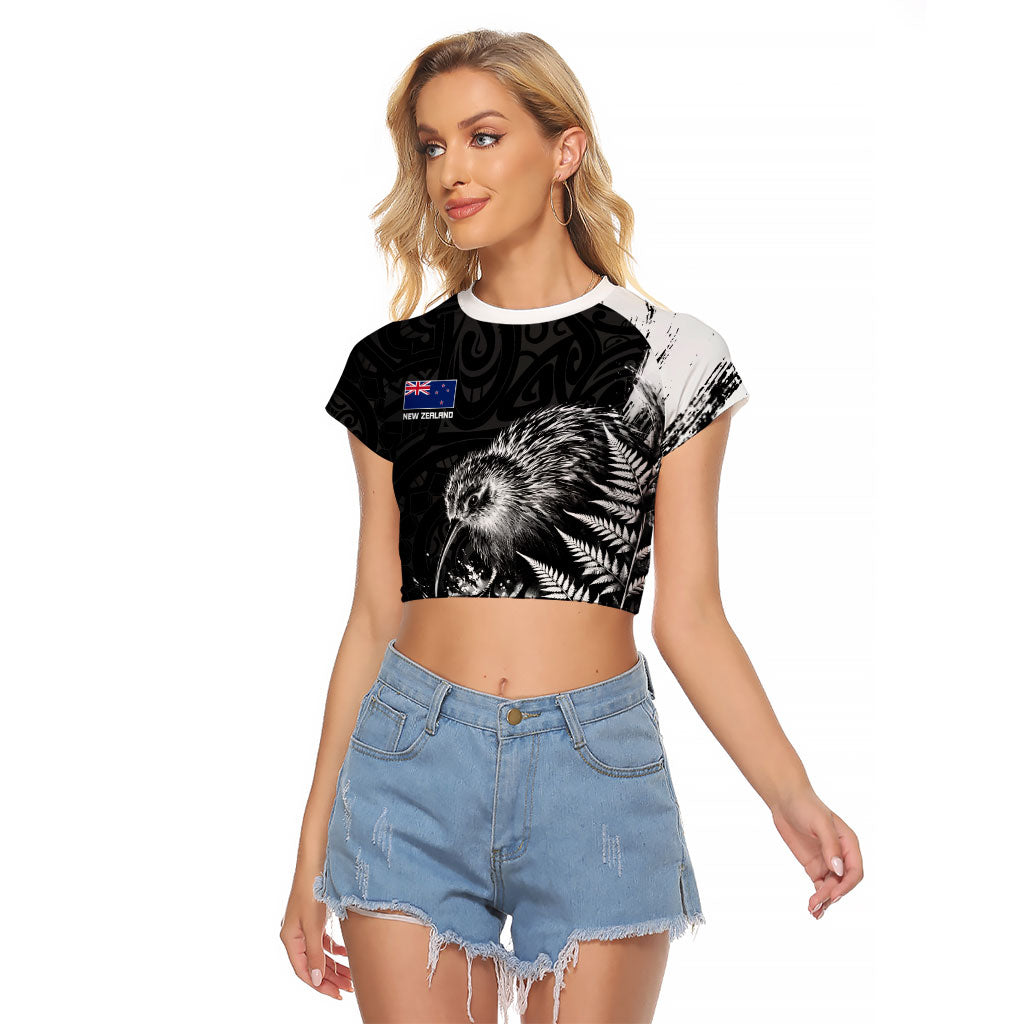 Personalized New Zealand Kiwi Bird Raglan Cropped T Shirt Grunge Maori Tribal Pattern Silver Fern TS04 Female Black White - Polynesian Pride