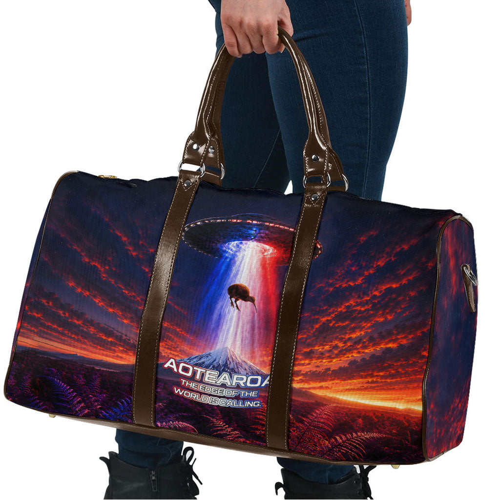 New Zealand Aotearoa Kiwi UFO Travel Bag Sci-Fi Galaxy Sunset Sky Tower And Mountain TS04 - Polynesian Pride