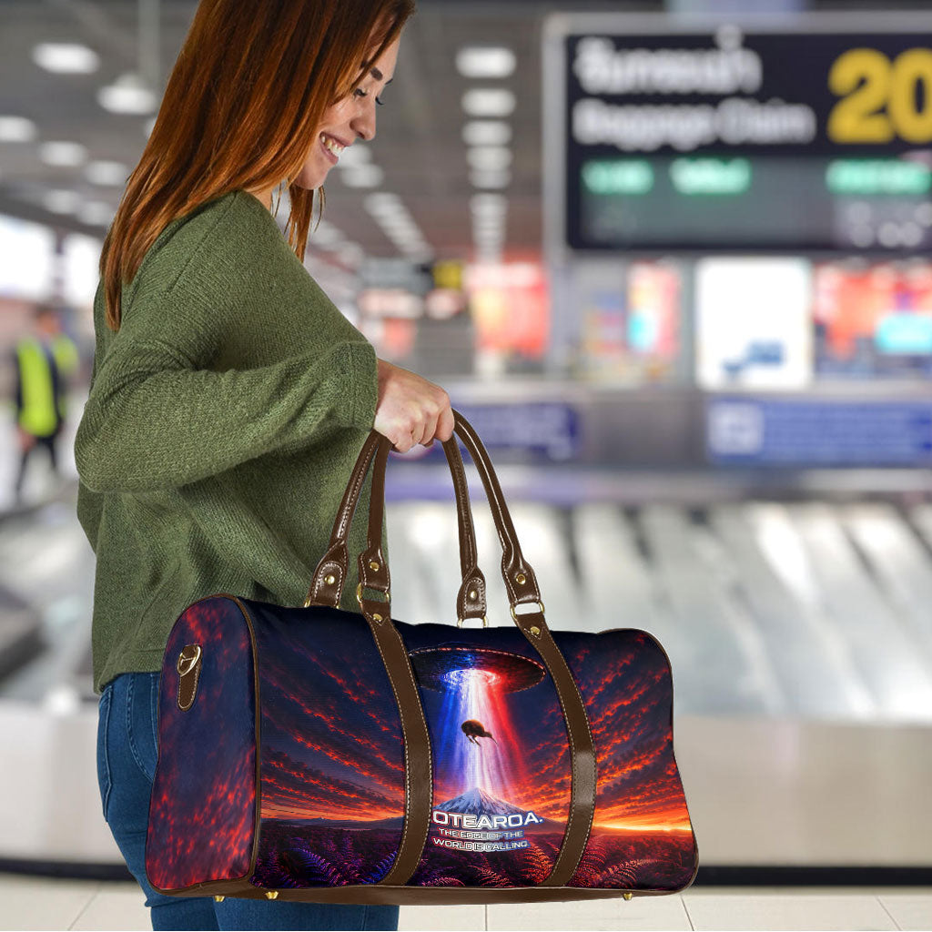 New Zealand Aotearoa Kiwi UFO Travel Bag Sci-Fi Galaxy Sunset Sky Tower And Mountain TS04 - Polynesian Pride